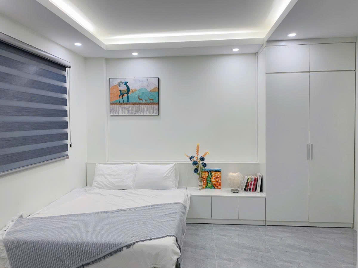 BÁN TOÀ CCMN 6 TẦNG THANG MÁY - 9 PHÒNG KHÉP KÍN - 25M RA MẶT PHỐ - NGÕ 3.5M RỘNG THOÁNG - NHÀ MỚI TINH