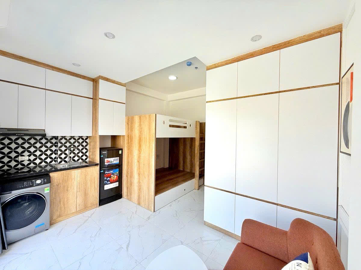 BÁN CCMN 8 TẦNG THANG MÁY - HAI MẶT THOÁNG - 18 PHÒNG FULL NỘI THẤT - DOANH THU 1.1 TỶ/NĂM