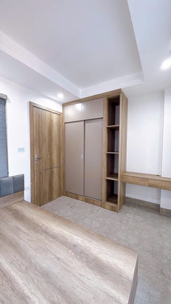 CHDV CAO CẤP - LÔ GÓC - 7 TẦNG THANG MÁY - 80M RA PHỐ - 11 PHÒNG (1 NGỦ + 1 KHÁCH) - DÒNG TIỀN 75 TRIỆU/THÁNG