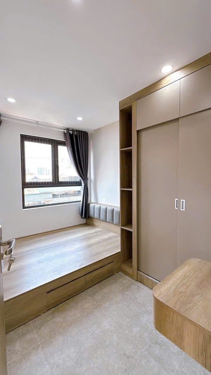 CHDV CAO CẤP - LÔ GÓC - 7 TẦNG THANG MÁY - 80M RA PHỐ - 11 PHÒNG (1 NGỦ + 1 KHÁCH) - DÒNG TIỀN 75 TRIỆU/THÁNG