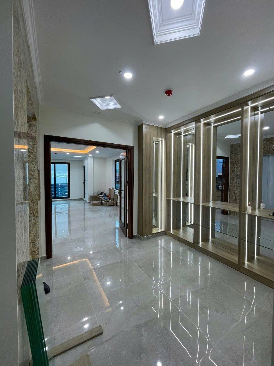 BÁN TOÀ NHÀ MẶT PHỐ ĐỘI NHÂN 9 TẦNG THANG MÁY - LÔ GÓC 1 MẶT PHỐ 1 MẶT NGÕ - VỪA Ở VỪA CHO THUÊ DÒNG TIỀN SIÊU ĐỈNH