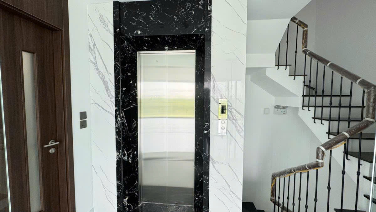 BÁN TOÀ NHÀ MẶT PHỐ HỒ TÙNG MẬU - LÔ GÓC 2 MẶT ĐỀU Ô TÔ - VIEW HỒ - 8 TẦNG THANG MÁY - HOÀN CÔNG ĐẦY ĐỦ 