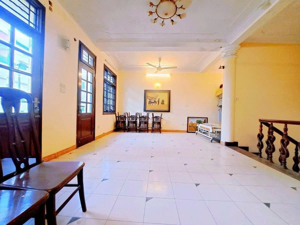 BÁN SIÊU PHẨM BIỆT THỰ MẶT PHỐ VĂN CAO - Ô TÔ TRÁNH - VỈA HÈ - KINH DOANH - 100M RA HỒ TÂY