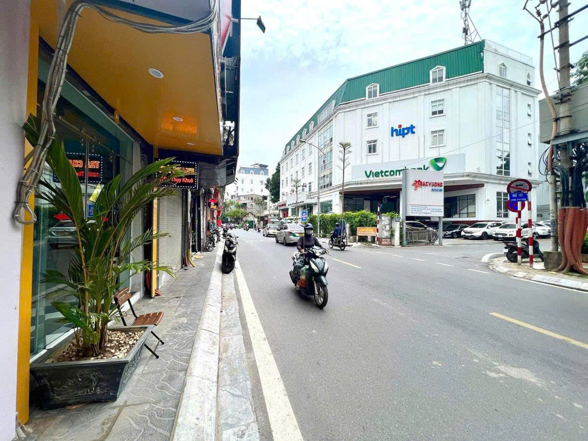 BÁN NHÀ NHỎ XINH MẶT PHỐ THUỴ KHUÊ - NHÀ 2 MẶT PHỐ TRƯỚC SAU