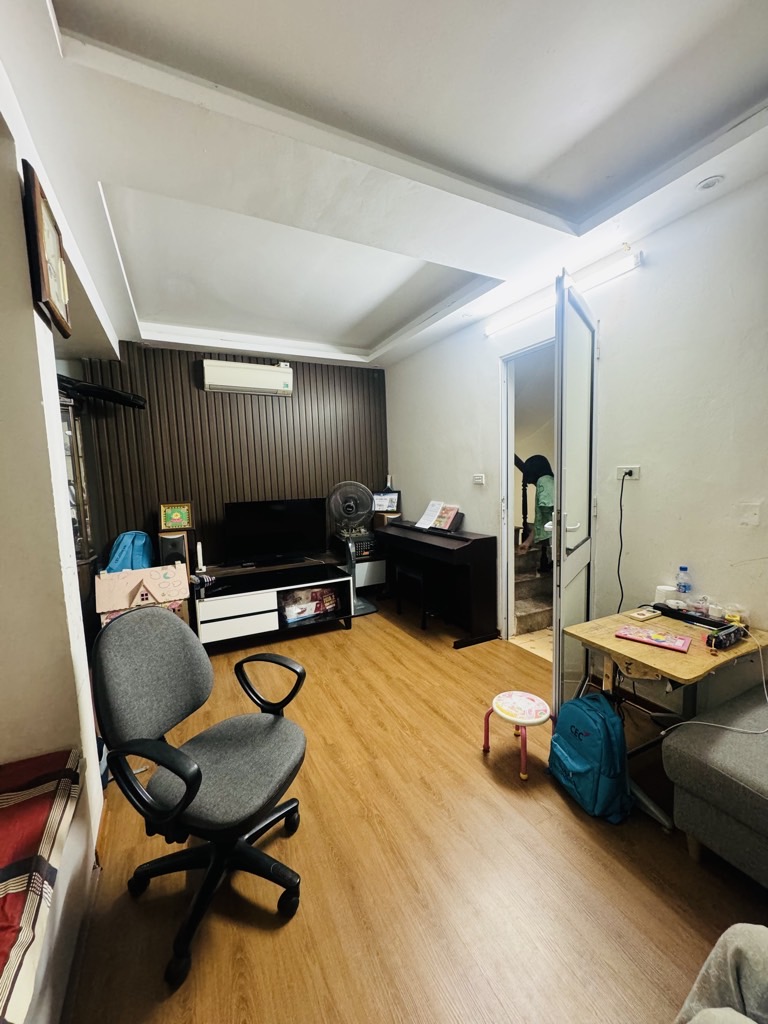 BÁN NHÀ DÂN XÂY CHẮC CHẮN - MẶT TIỀN 5.2M - HÌNH THỬA VUÔNG VẮN - LÕI ĐỐNG ĐA - NGÕ RỘNG THOÁNG - GẦN PHỐ 