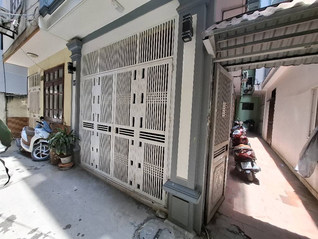 BÁN NHÀ DÂN XÂY NGÃ TƯ SỞ - LÔ GÓC 2 MẶT THOÁNG - MẶT TIỀN 4.2M - 5 NGỦ - TẶNG FULL NỘI THẤT