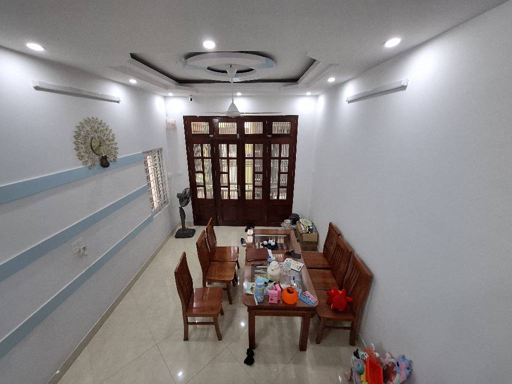 BÁN NHÀ DÂN XÂY NGÃ TƯ SỞ - LÔ GÓC 2 MẶT THOÁNG - MẶT TIỀN 4.2M - 5 NGỦ - TẶNG FULL NỘI THẤT