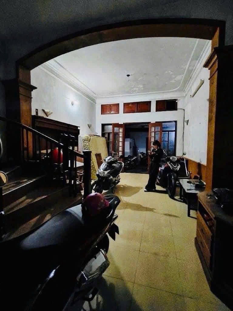 BÁN NHÀ MẶT PHỐ HOA BẰNG - LÔ GÓC - MẶT TIỀN 5M - DIỆN TÍCH KHỦNG - ĐƠN GIÁ 280 TRIỆU/M2