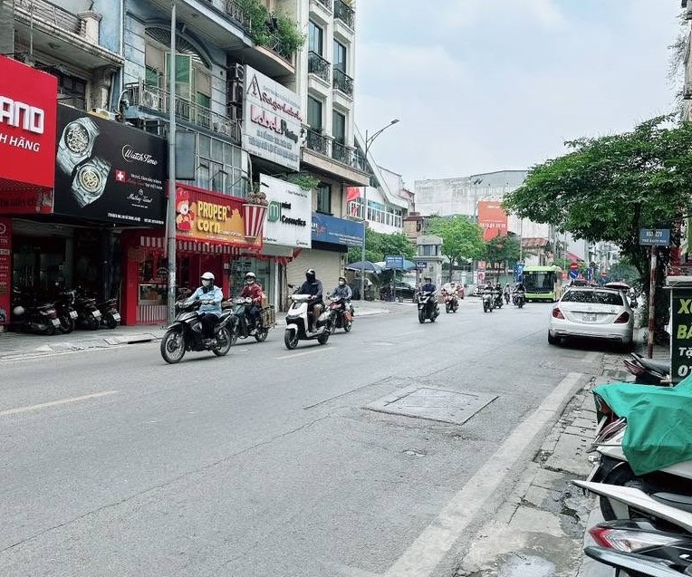 Mặt phố Bạch Mai ở vị trí số 2